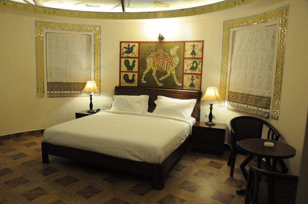 Hotel Seven Sky Clarks Exotica Bhuj Habitación foto